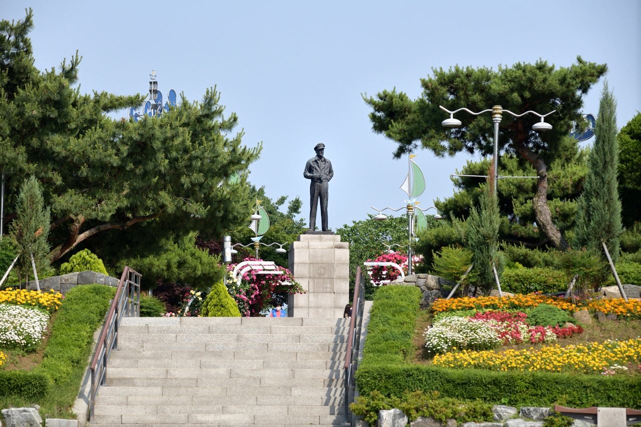 맥아더 장군 동상 두번째 이미지