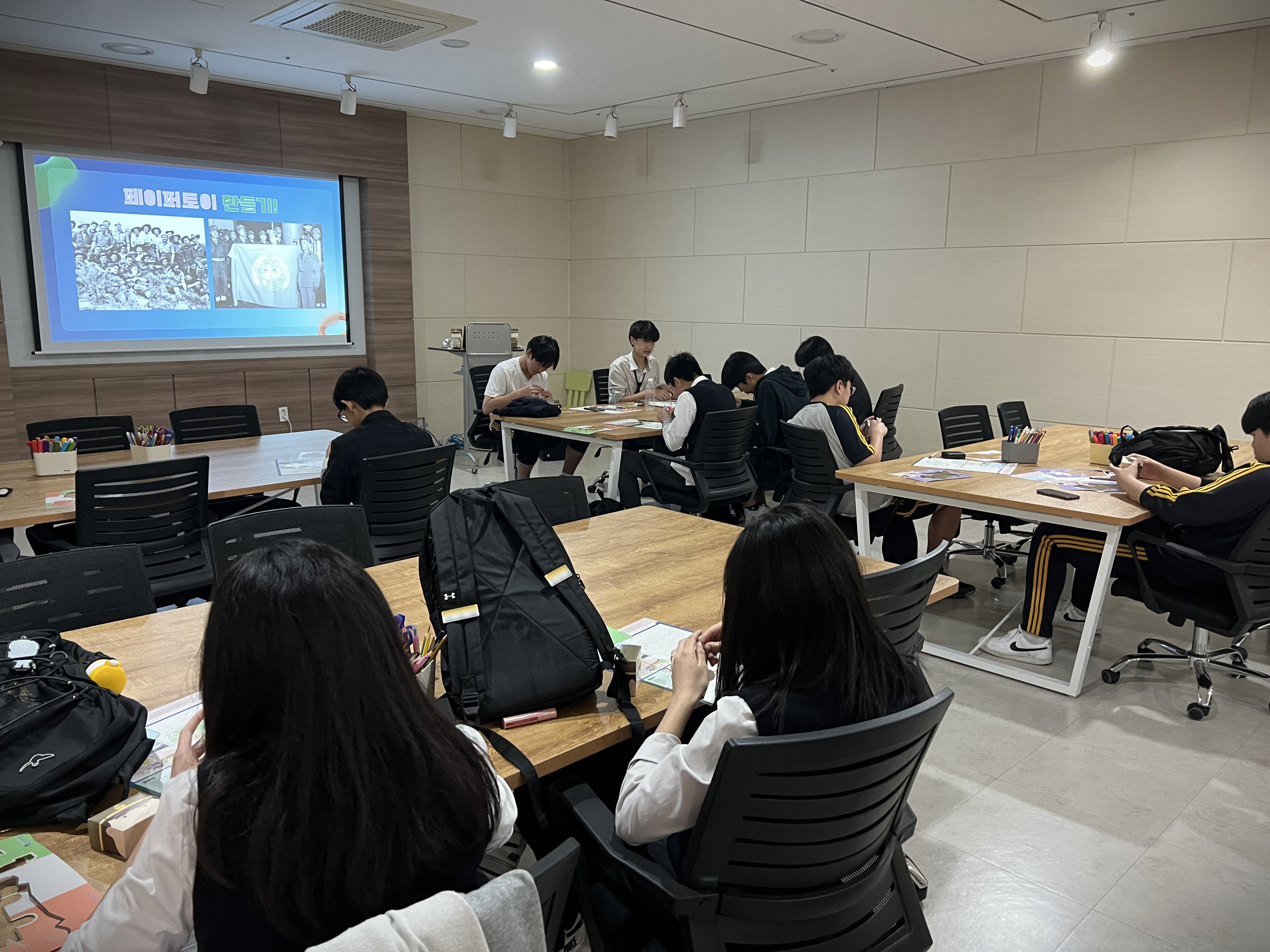 평화스쿨, 알쏭달쏭  UN참전국! - 감만중학교 첫번째 이미지