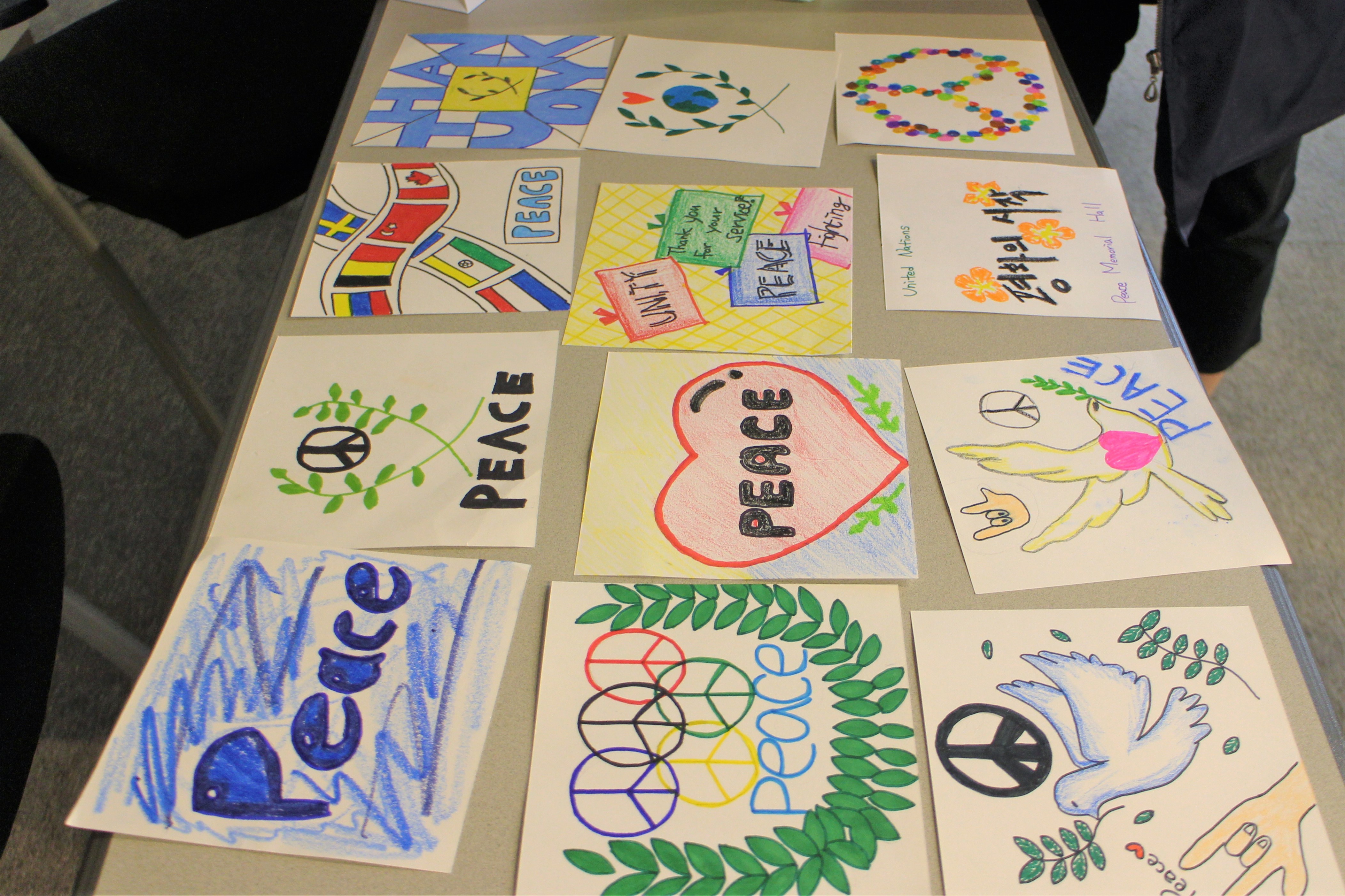 패밀리서포터즈 UN참전국 감사의 벽타일 그리기(5조) 첫번째 이미지